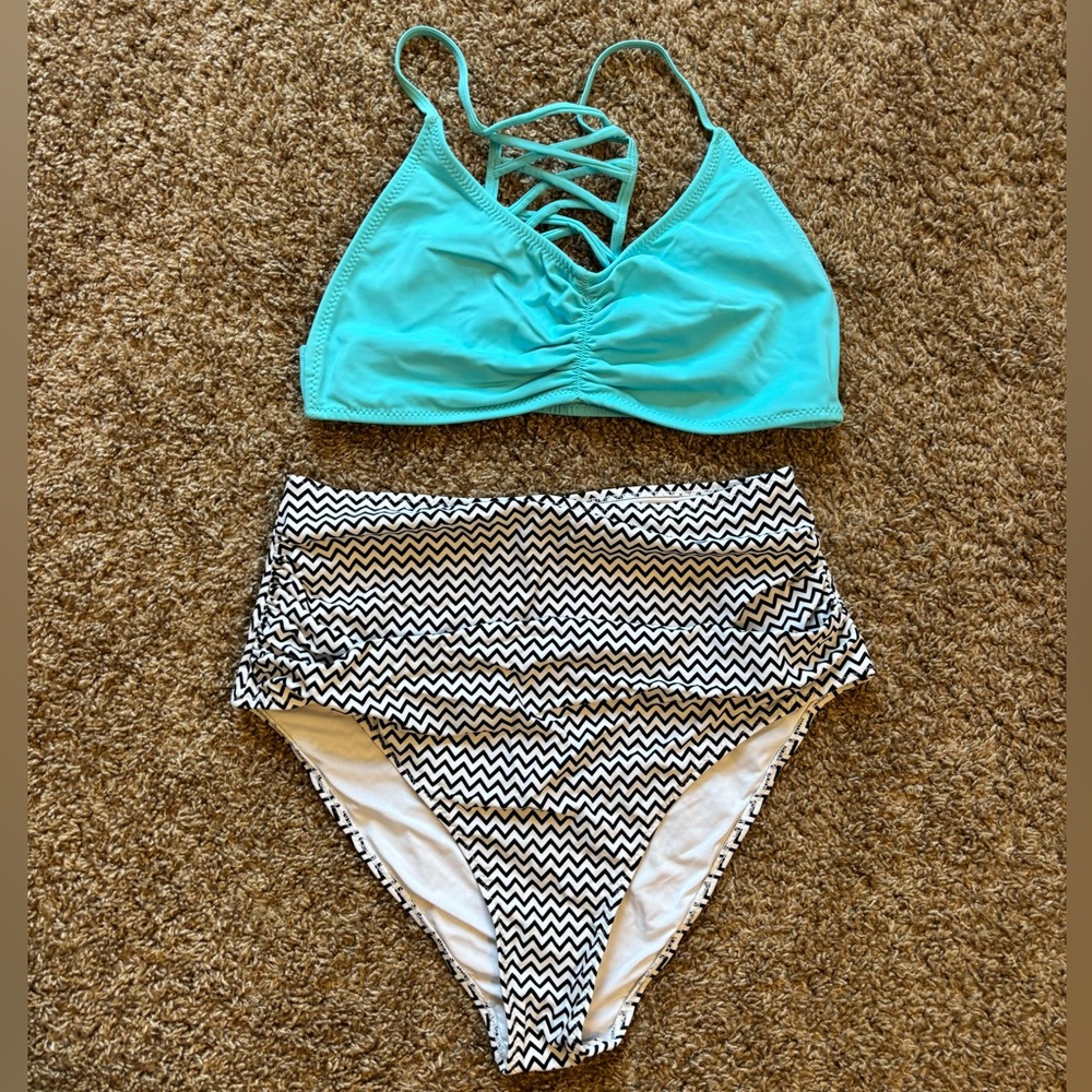 Cupshe Turquoise and Black & White Chevron Swimsuit Size L